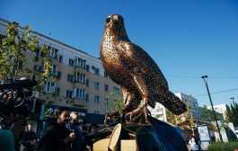 В Уфе установили памятник сапсану